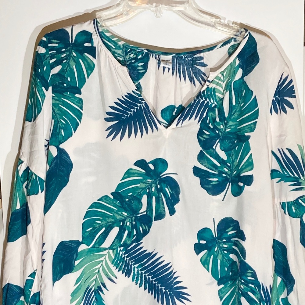 Old Navy NWT palm leaf printed long sleeve shirt